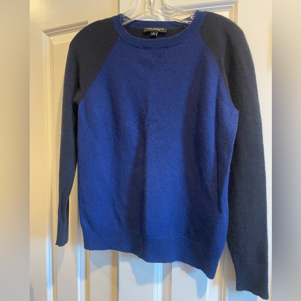 Ann Taylor Cashmere Sweater Blue Small - Navy Royal